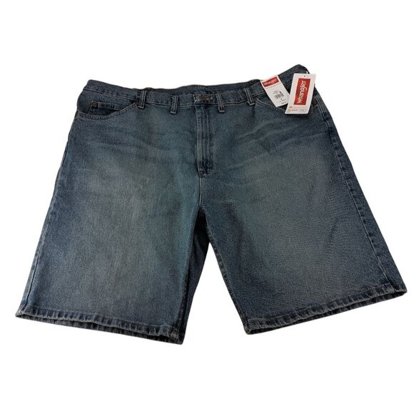 Wrangler Blue Jean Shorts Relaxed Fit Men's Sz. 46 x 10 - Picture 1 of 3